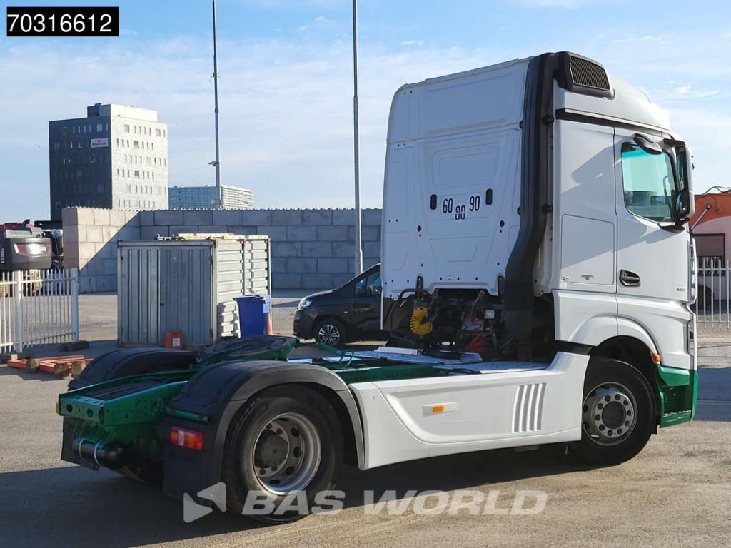 Mercedes-Benz Actros 1851 4X2 StreamSpace Retarder Photo 9