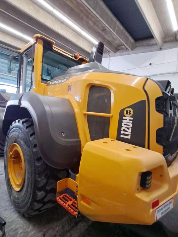 Volvo L120H Photo 17
