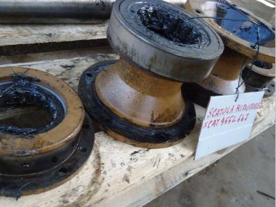 Bearing housing for gearbox for Caterpillar 955L sold by OLM 90 Srl