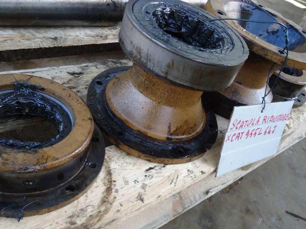 Bearing housing for gearbox for Caterpillar 955L Photo 1