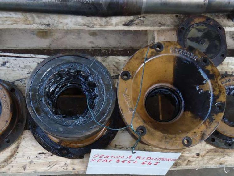 Bearing housing for gearbox for Caterpillar 955L Photo 2