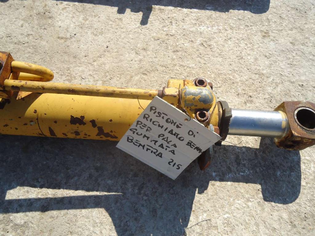 Bucket rotation piston for Benfra 215 Photo 4