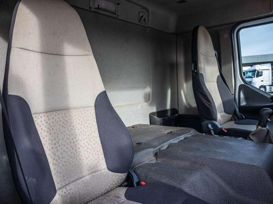 Renault PREMIUM 340 DXI-6X2 Photo 16