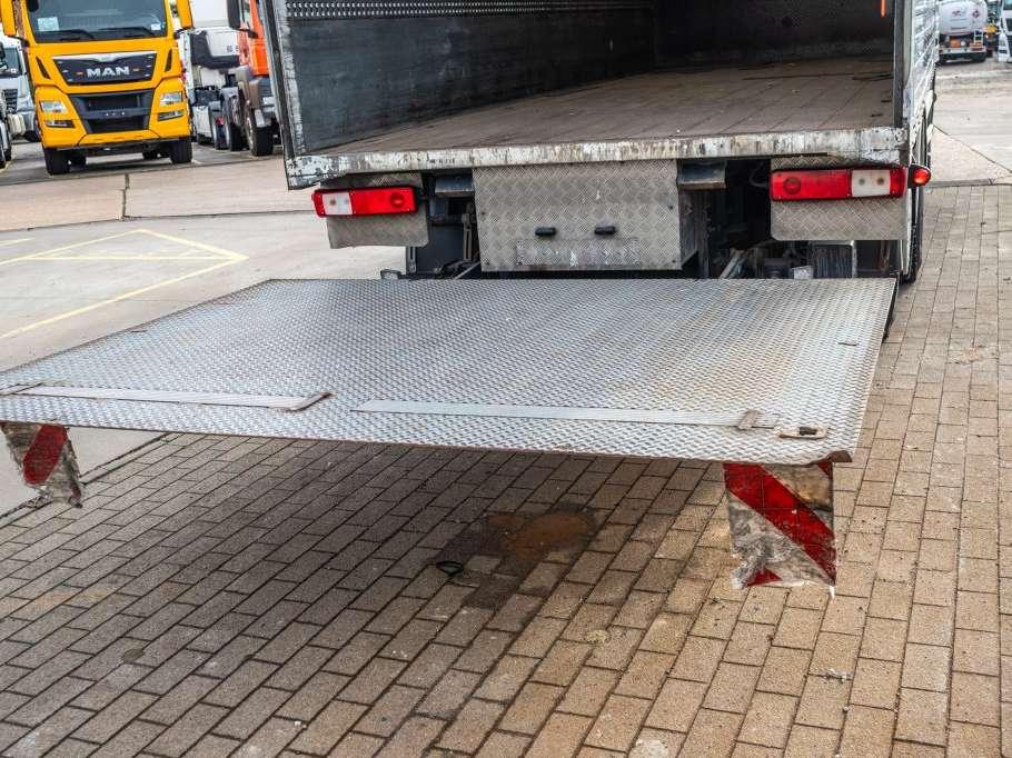 Renault PREMIUM 340 DXI-6X2 Photo 5