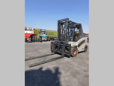 Carer A80/900X sold by Uni.Trucks Srl