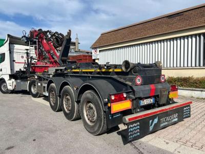 Tecnokar Trailers SCARRABILE CON GRU sold by Aurora Srl
