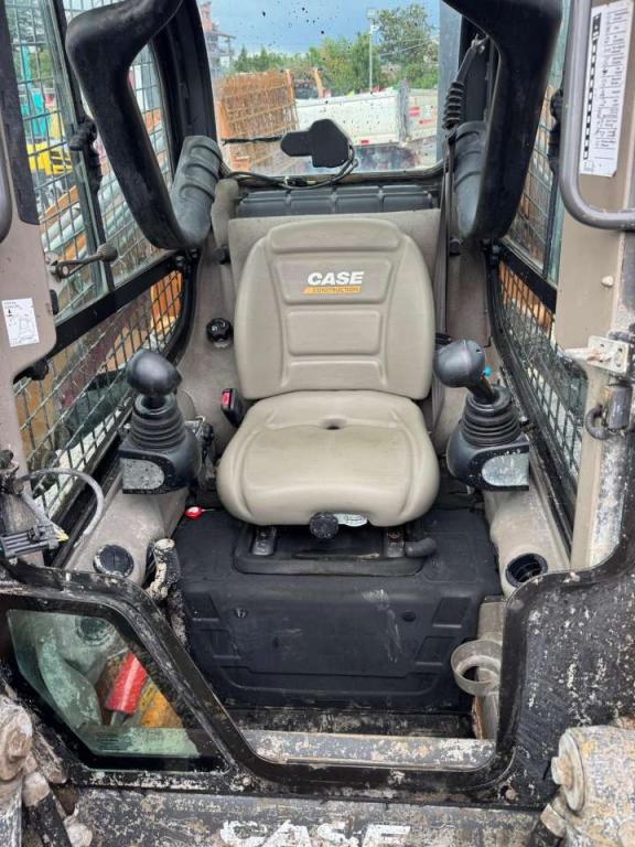 Case TR320 Photo 7