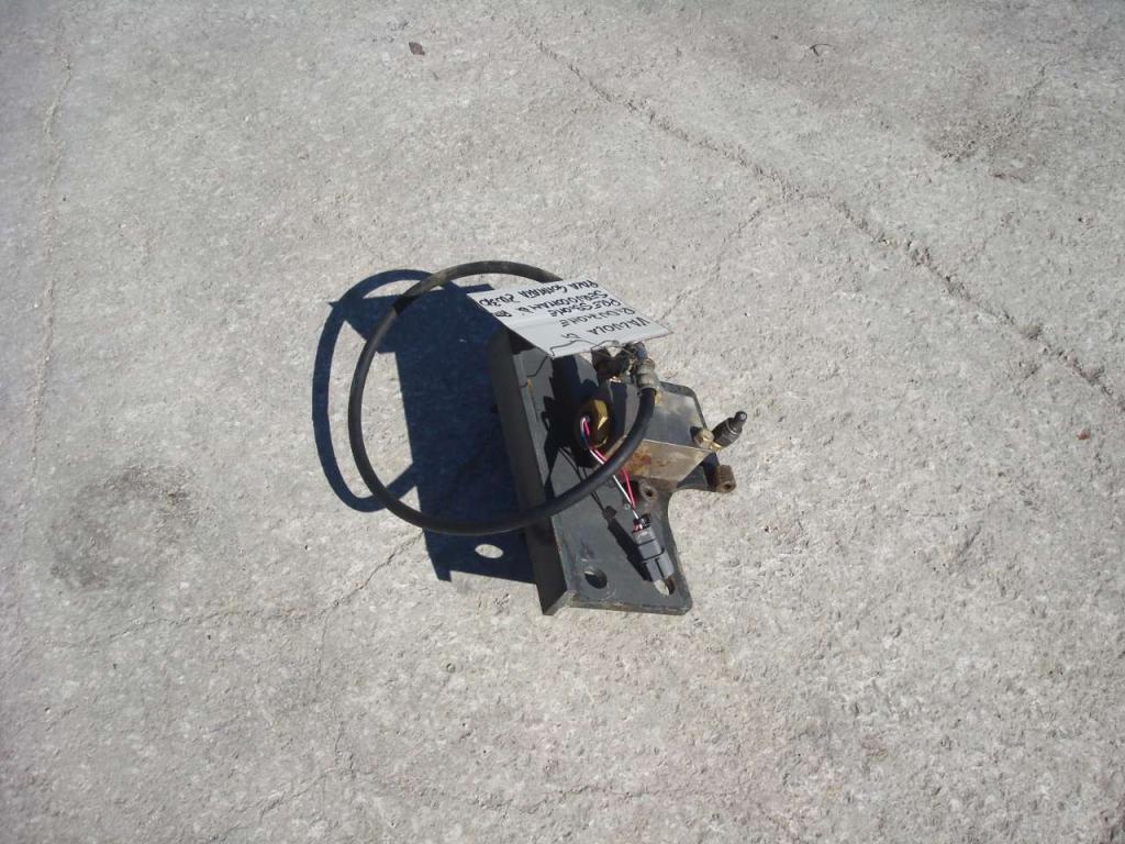 Arm drop prevention valve (block) for PALA GOMMATA ZW310 Photo 1