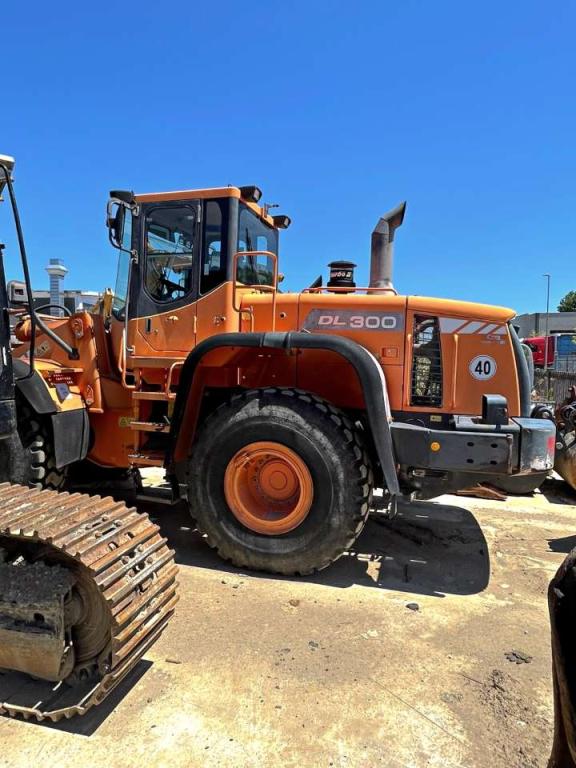Doosan DL300 Photo 3
