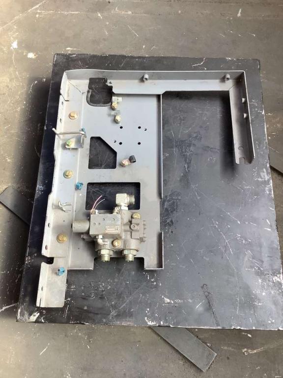 Hood and body panel for Hitachi ZX 135-5 Photo 2