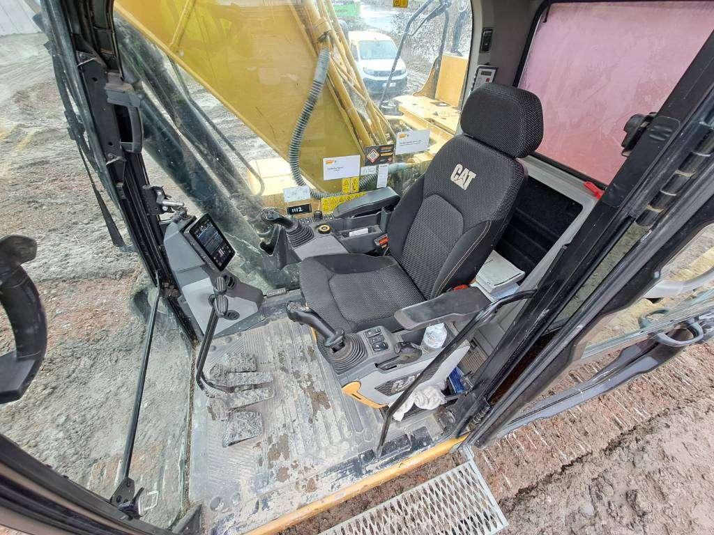 Caterpillar 320 Photo 18