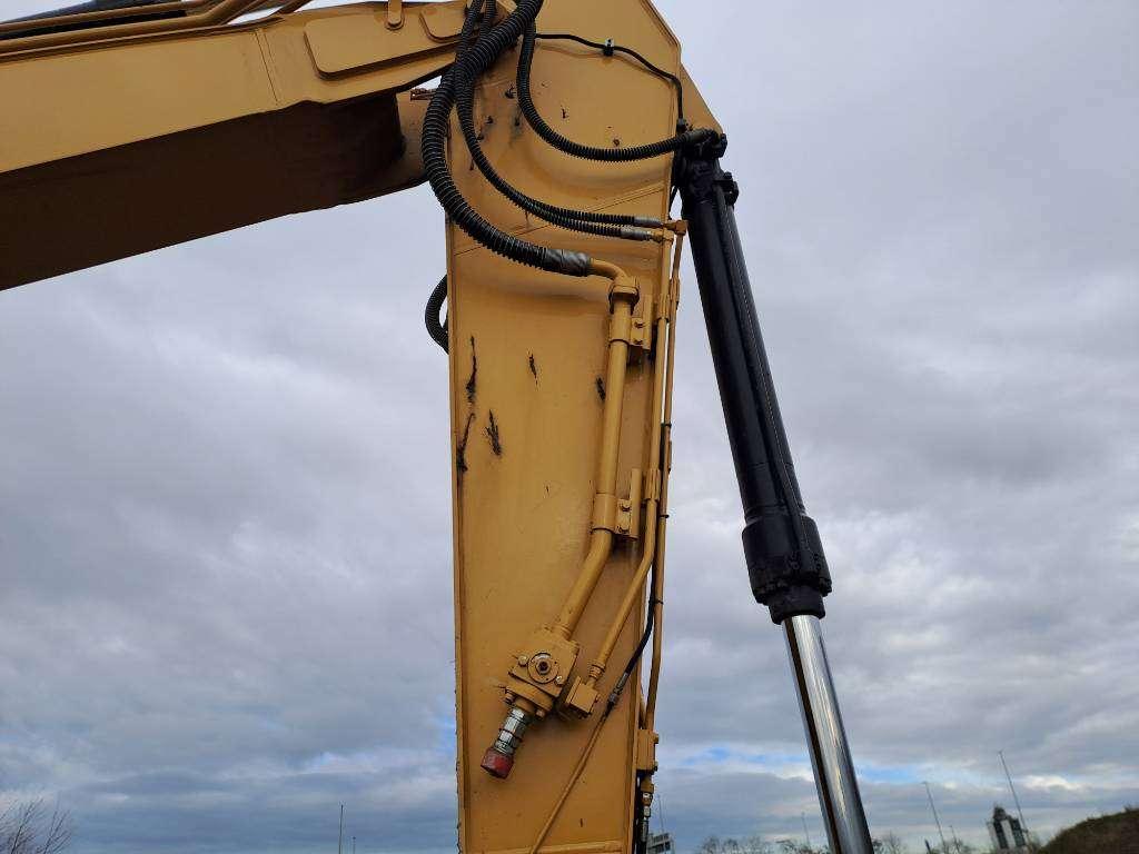 Caterpillar 320 Photo 8