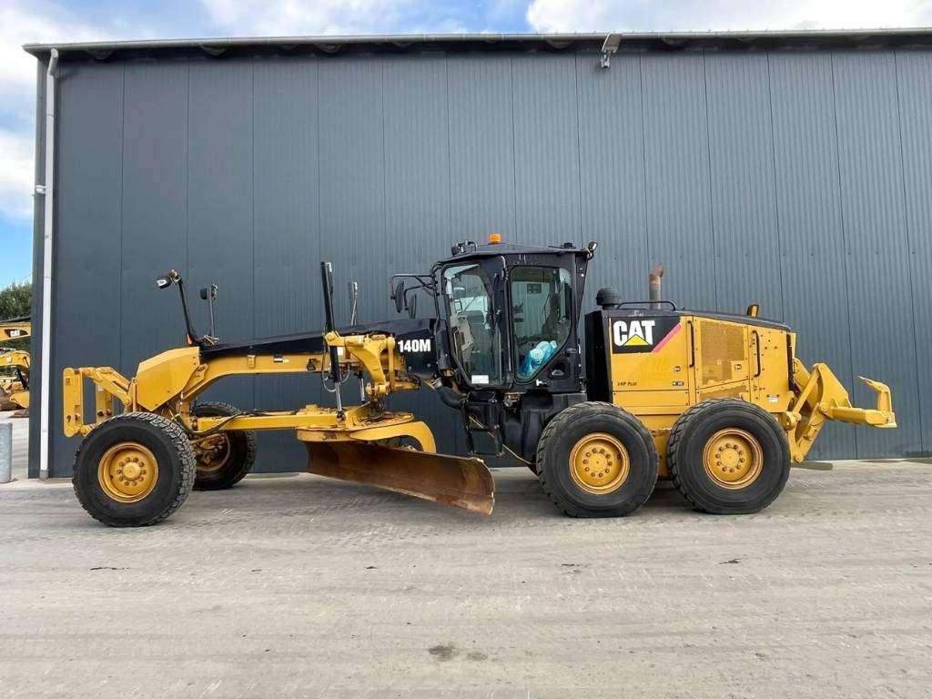 Caterpillar 140M Photo 8