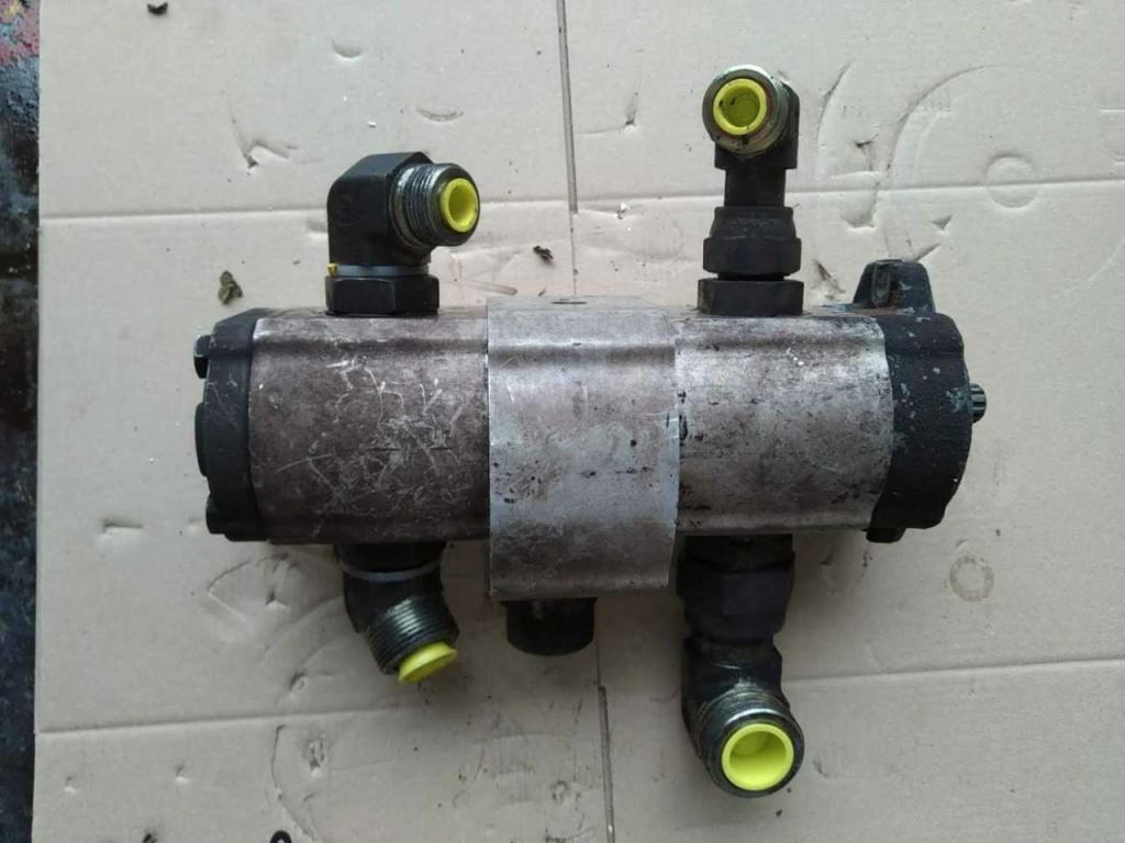 Hydraulic pump for Caterpillar 988G Photo 1