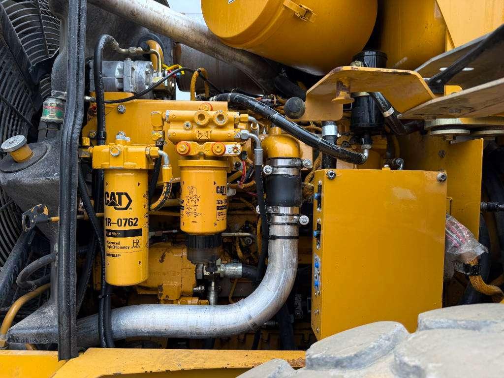 Caterpillar 938G - Automatic Greasing / Excellent Condition Photo 28