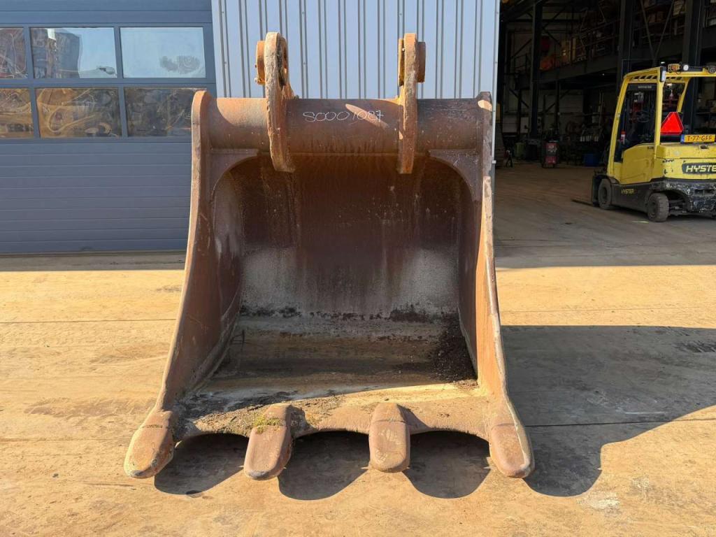 Caterpillar Caterpillar teeth Bucket 385 Photo 1