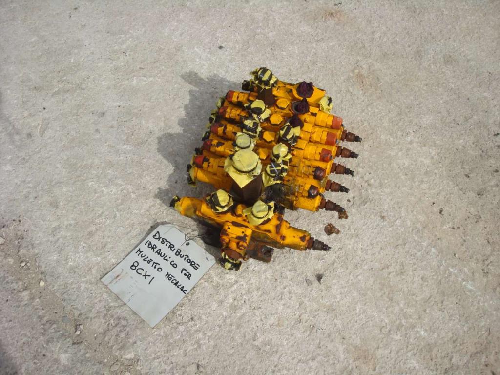 Hydraulic distributor for per Muletto Mecalac 8CXI Photo 2
