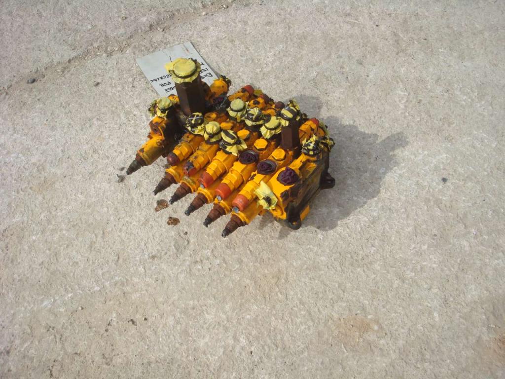 Hydraulic distributor for per Muletto Mecalac 8CXI Photo 4