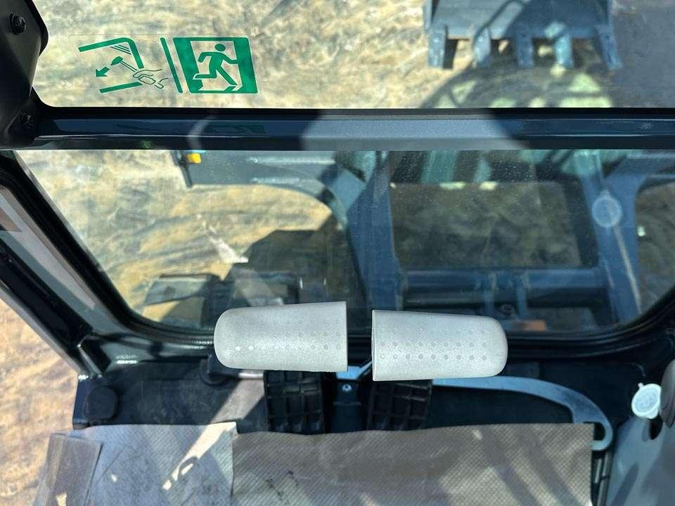 Hitachi ZX63U Photo 20