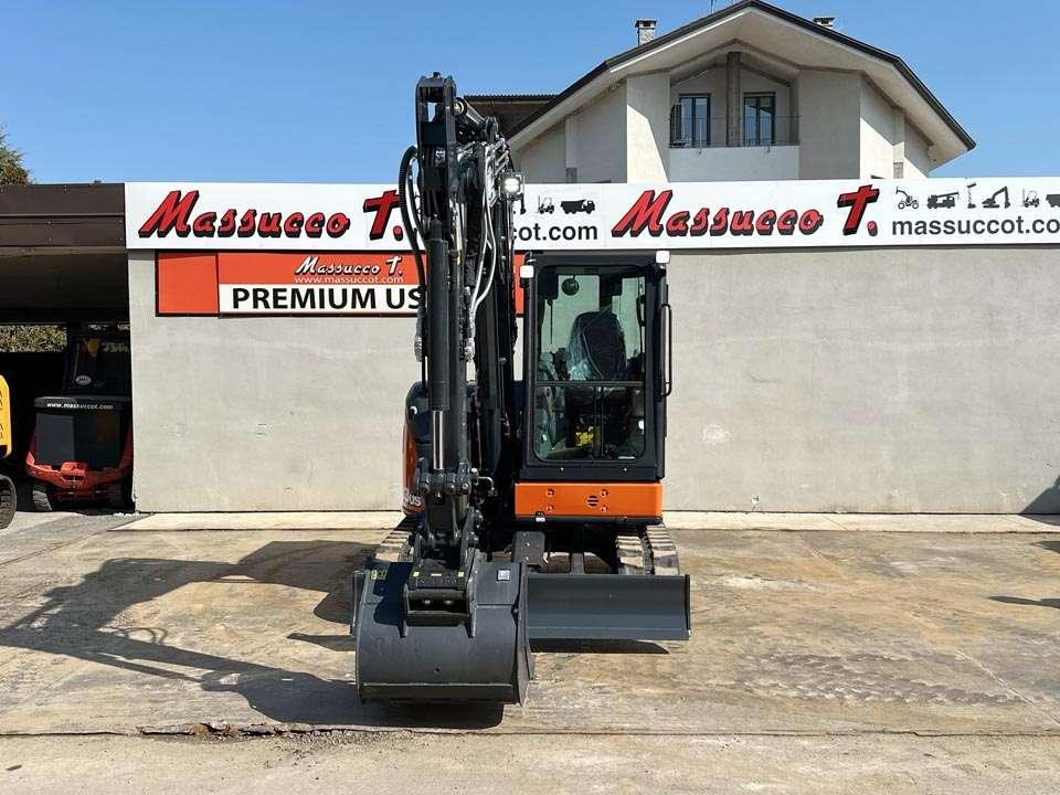 Hitachi ZX63U Photo 22