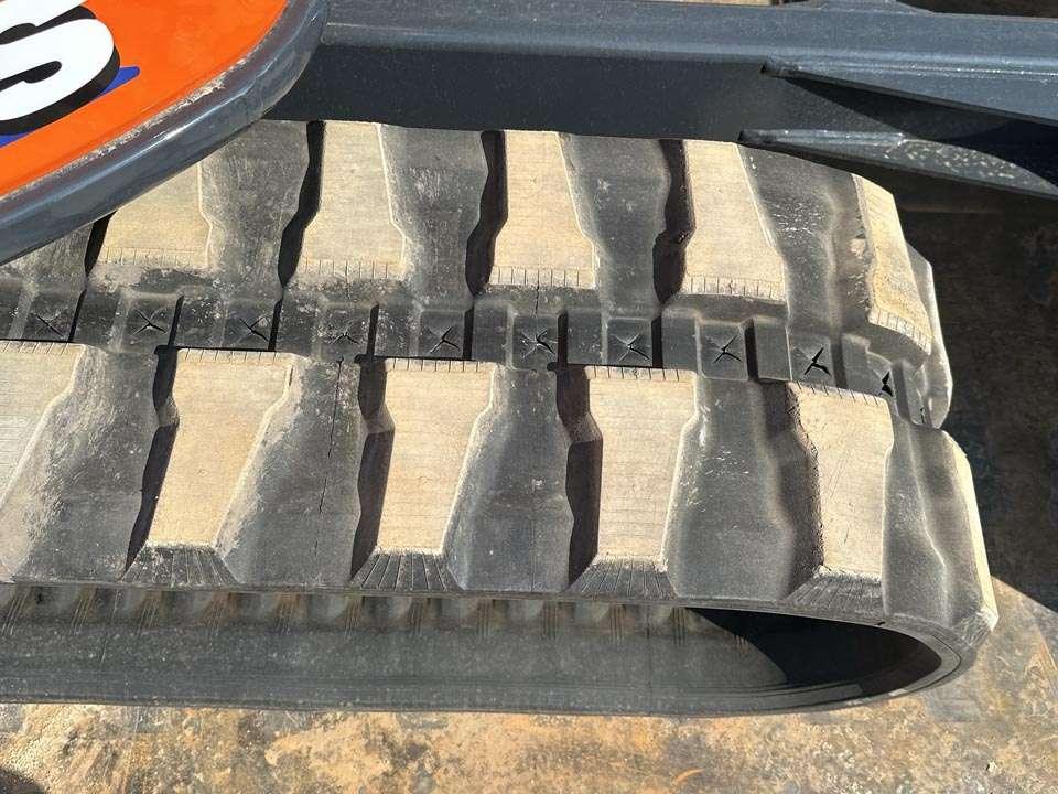 Hitachi ZX63U Photo 5