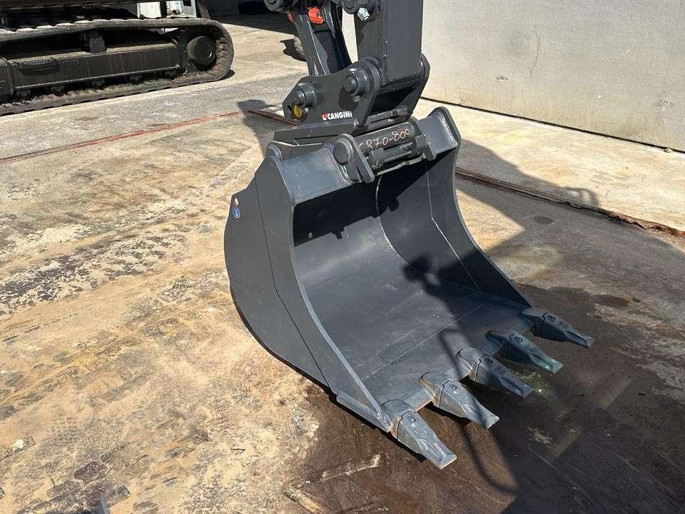 Hitachi ZX63U Photo 8