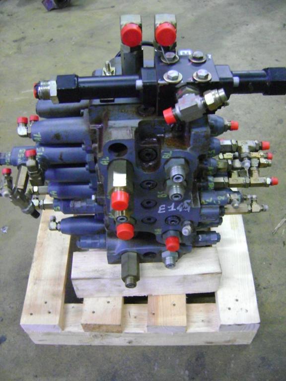 Hydraulic distributor for New Holland E 145 Photo 2