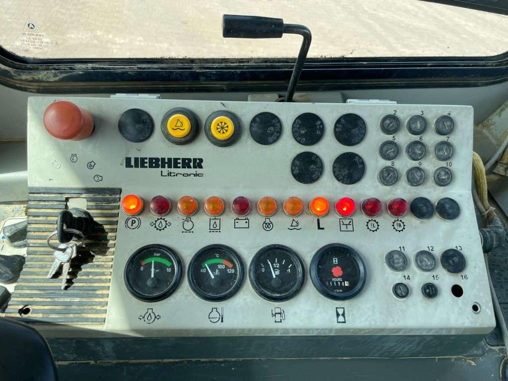 Liebherr LR622B Photo 23