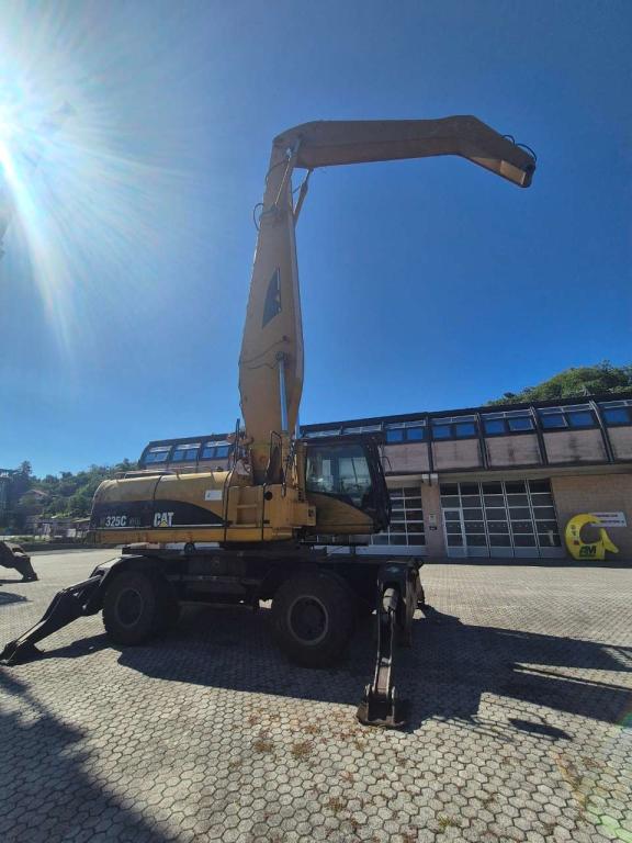 Caterpillar M325D Photo 1