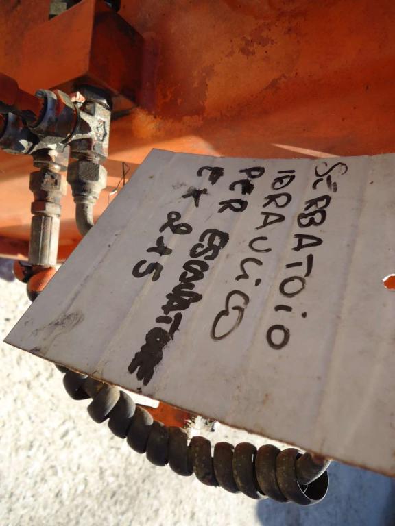 Oil tank for Fiat Hitachi EX 215 Photo 5