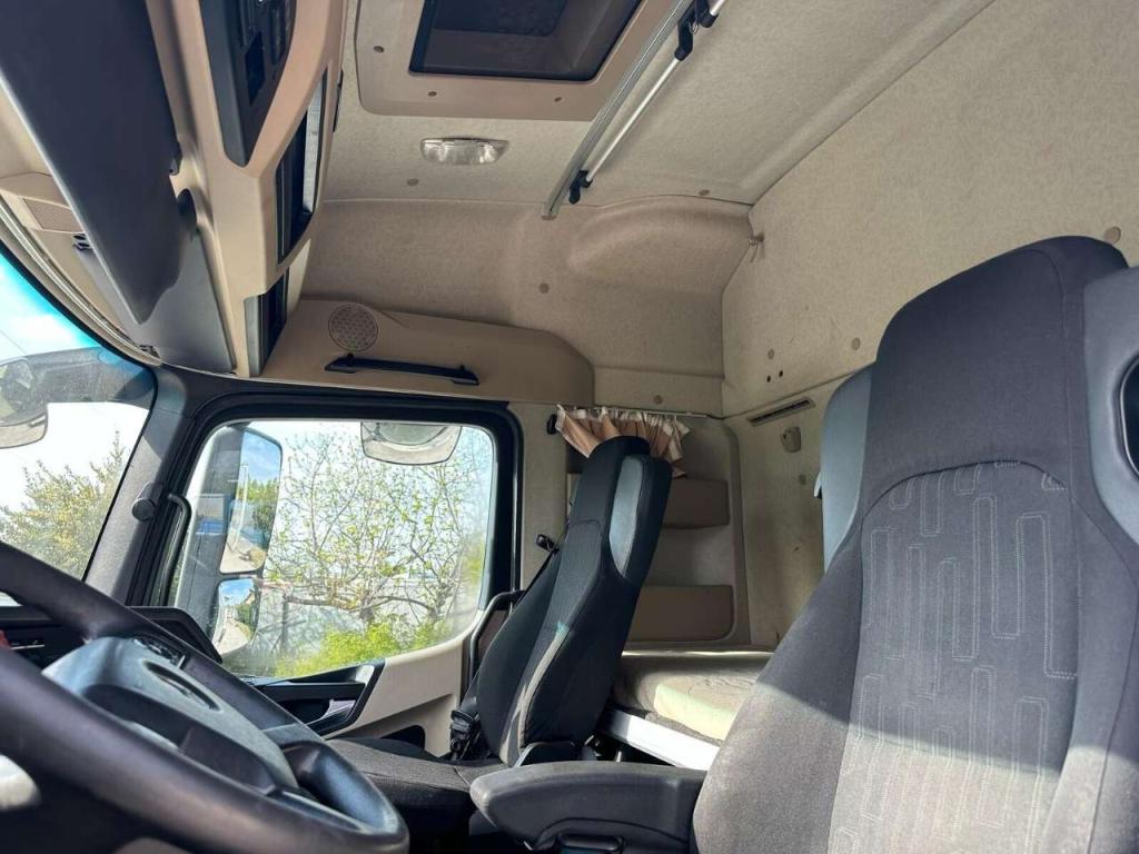 Mercedes-Benz Actros 1848 Photo 9