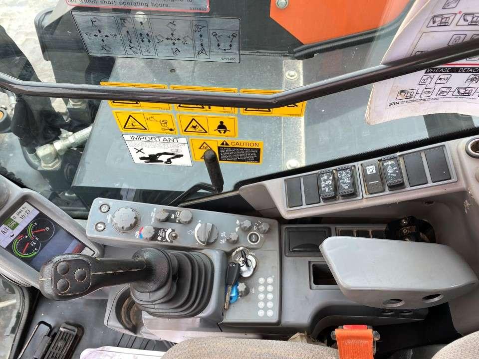 Hitachi ZX85USB-5A Photo 8