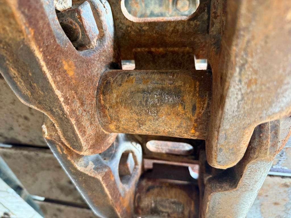 Hyundai HX300LR - 18m Long Reach / Auto Greasing Photo 21