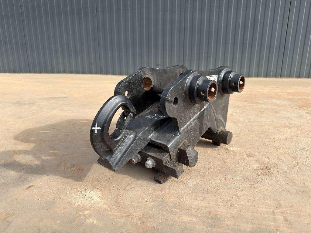 Verachtert CW05 - Caterpillar 302 Photo 1