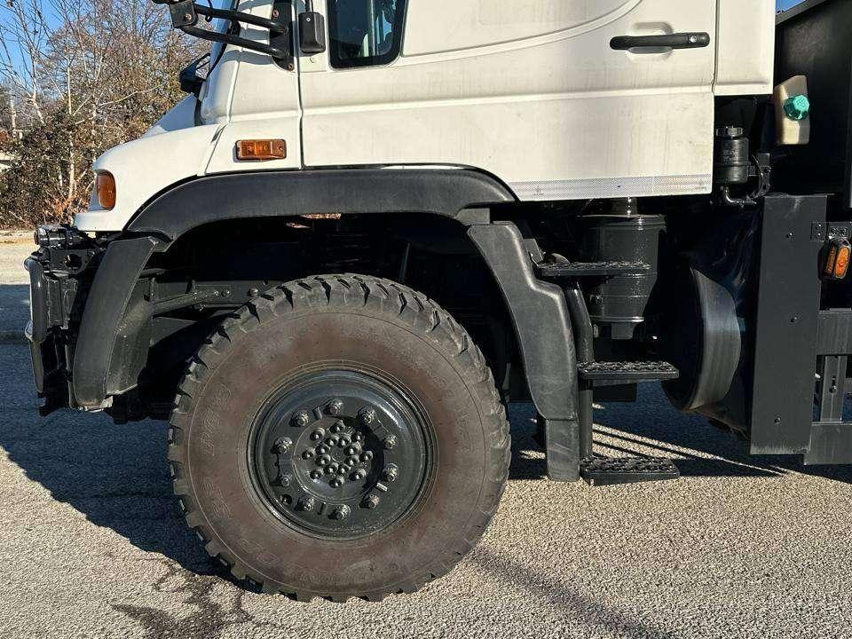 Mercedes-Benz Unimog 405 4X4 Photo 4