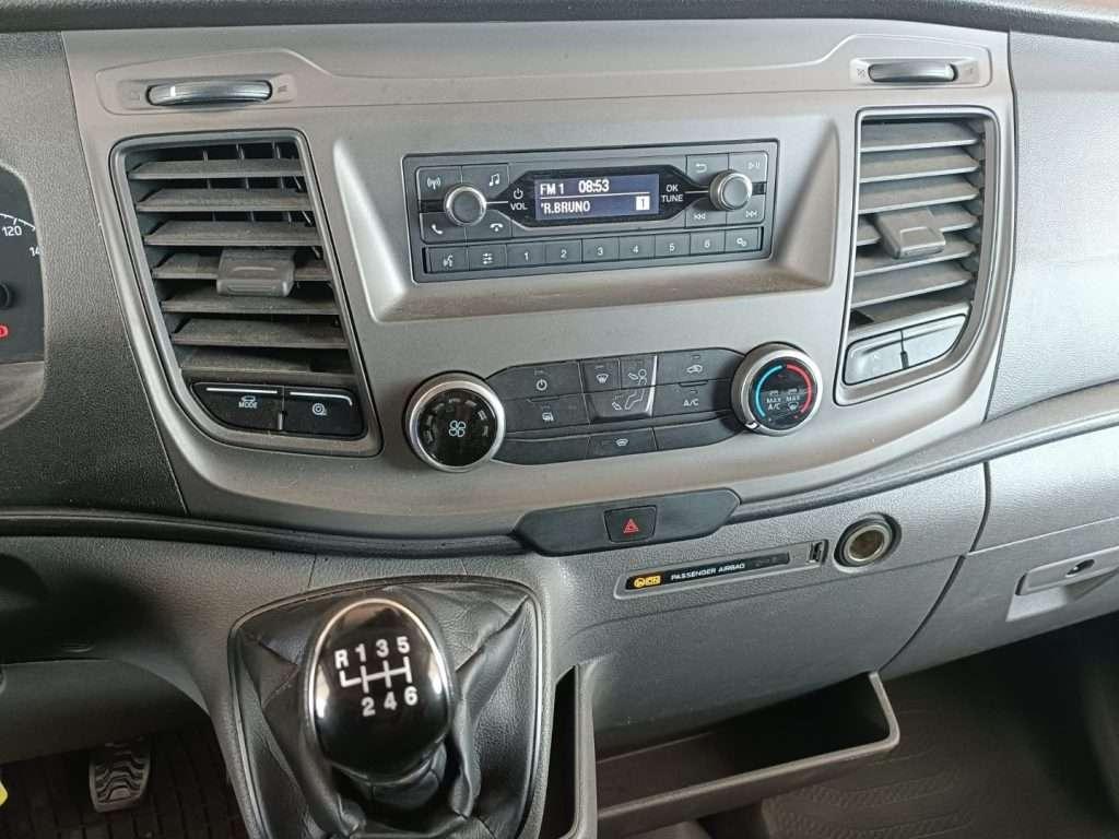 Ford Transit Photo 11