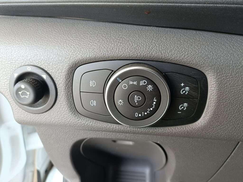 Ford Transit Photo 16