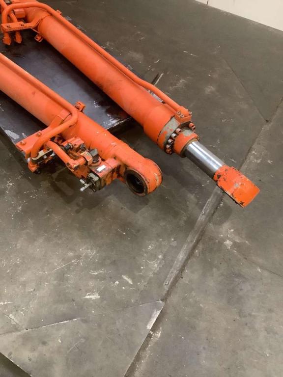 Lifting piston for Fiat Hitachi EX 235 Photo 2