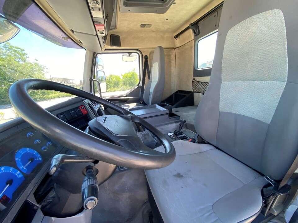 Renault Premium 370 6x2 Photo 6