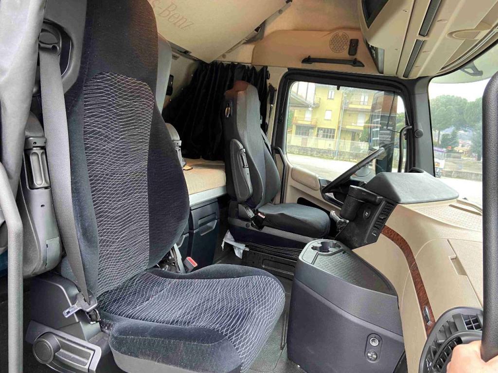 Mercedes-Benz 420 Euro 6 Photo 17