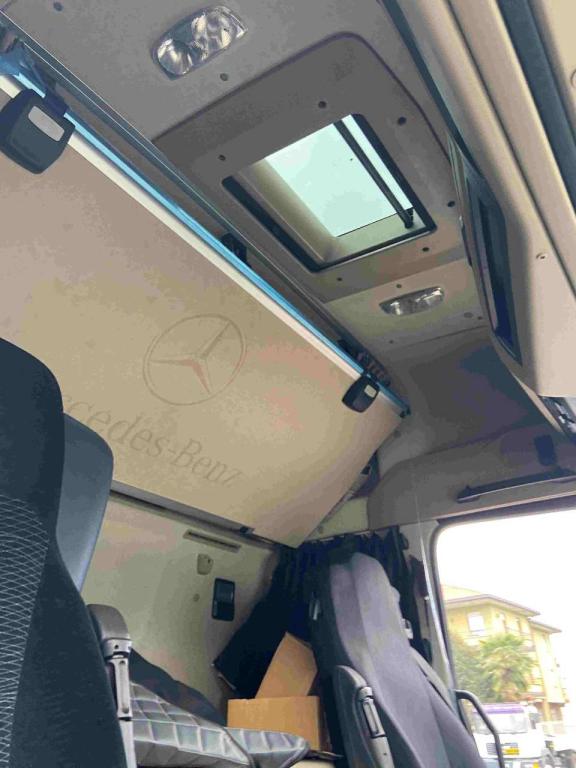 Mercedes-Benz 420 Euro 6 Photo 9