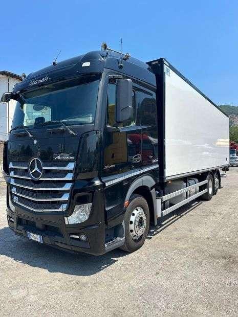 Mercedes-Benz actros 2548 Photo 2