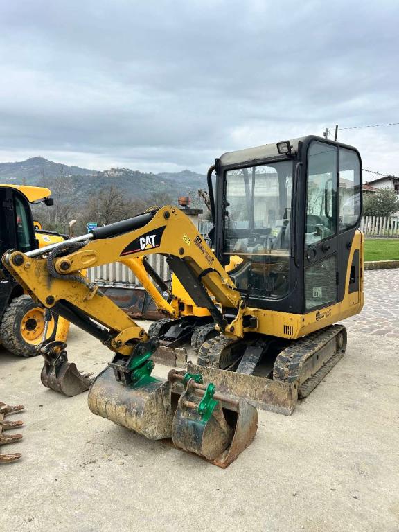 Caterpillar 301.6 Photo 1