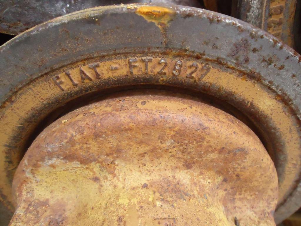 Track rollers for DOZER FD14 - FL14C - FL14D - FL175 Photo 5