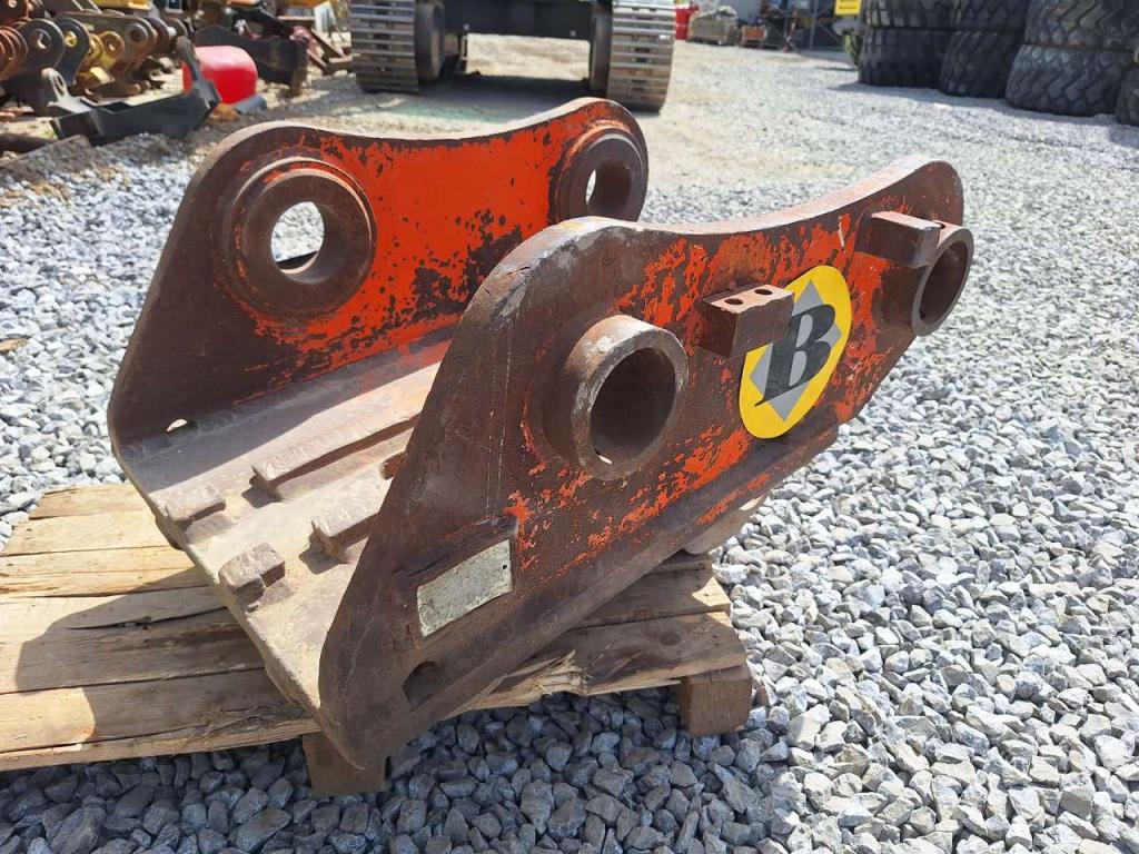 VTN for 25-30 ton excavators Hydraulic quick coupler Photo 1