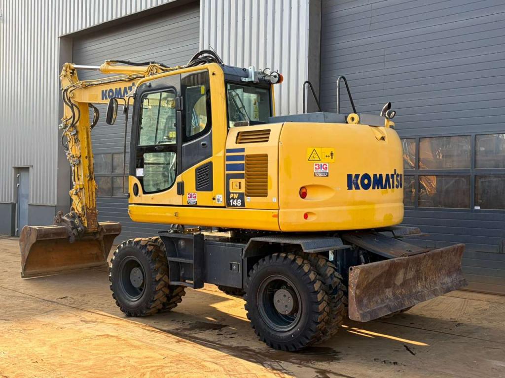 Komatsu PW148-10 Photo 3