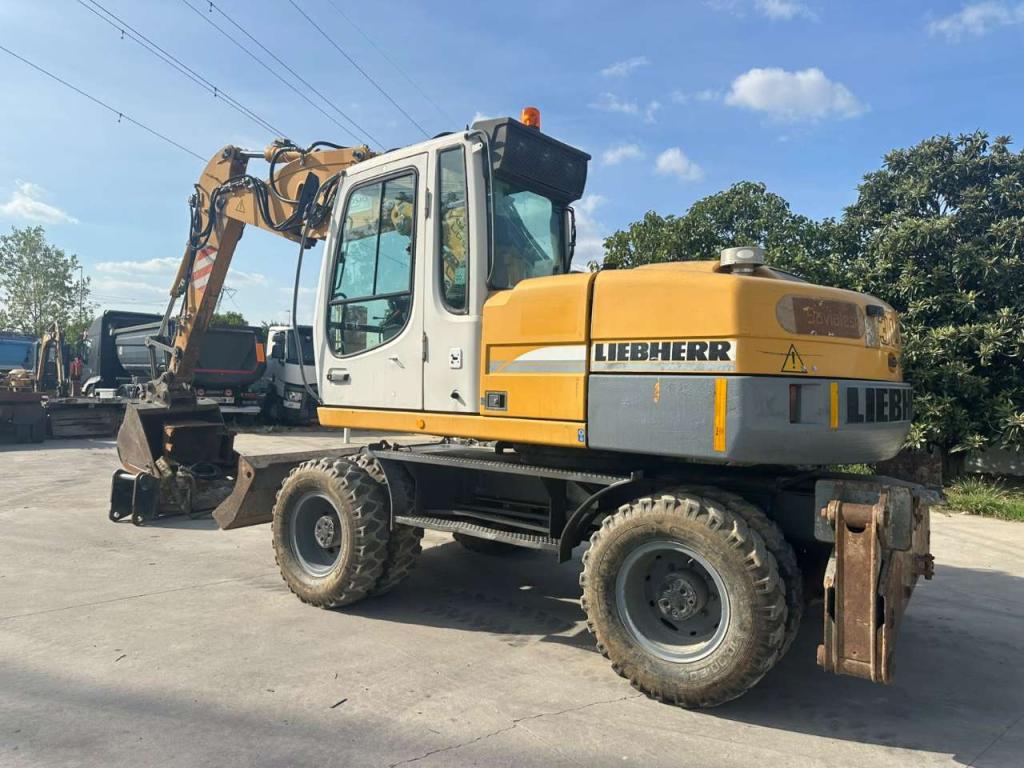 Liebherr 914 Photo 7