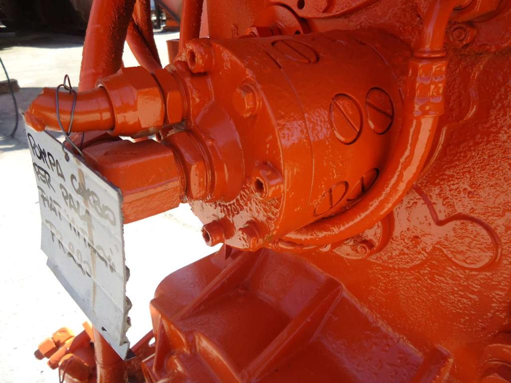 Transmission hydraulic pump for Fiat Hitachi FR220 Photo 1