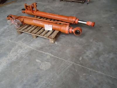 Lifting piston for Fiat Hitachi EX215 sold by OLM 90 Srl