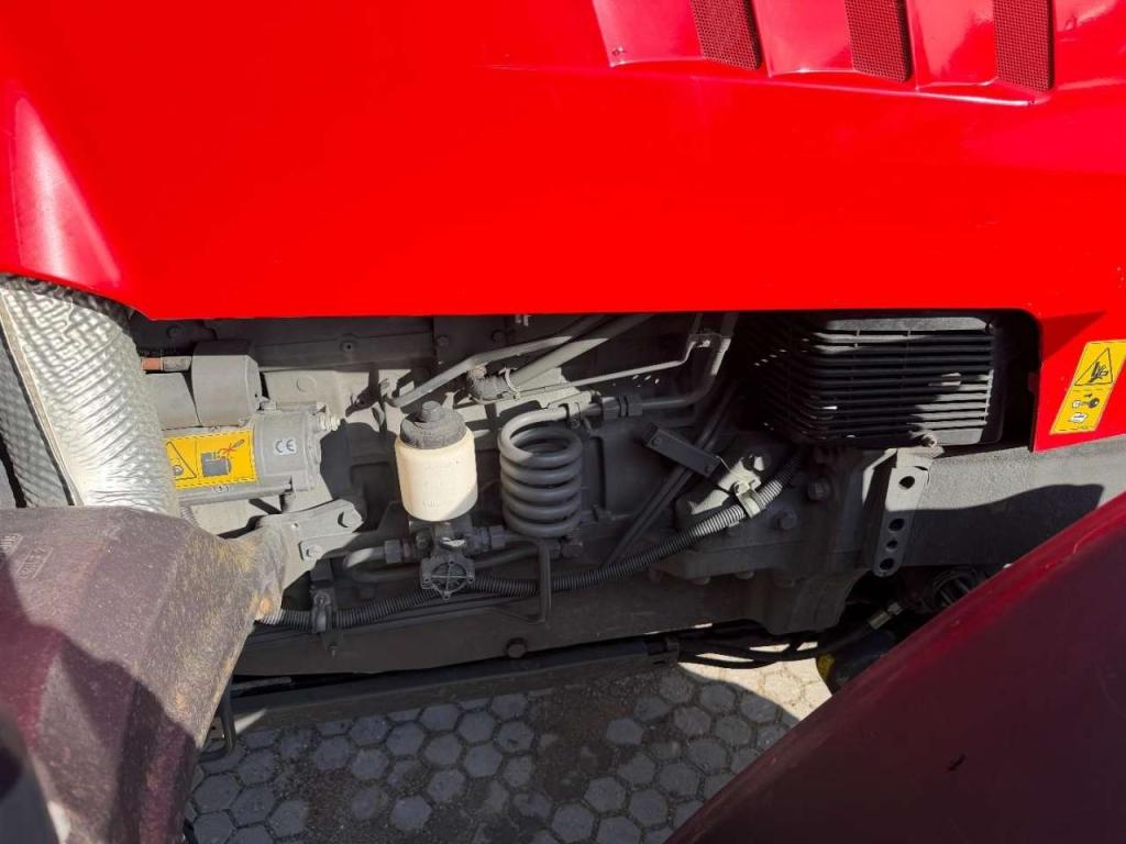 Massey Ferguson 7620 Dyna 6 Air Brakes - Front Linkage Photo 19
